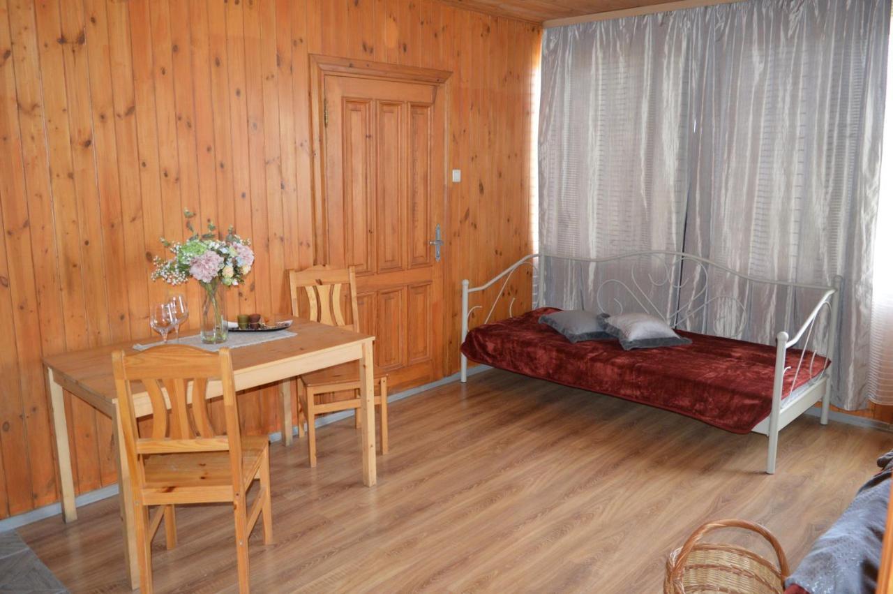 Rucava Lauku Viesu Maja Bajari旅馆 外观 照片