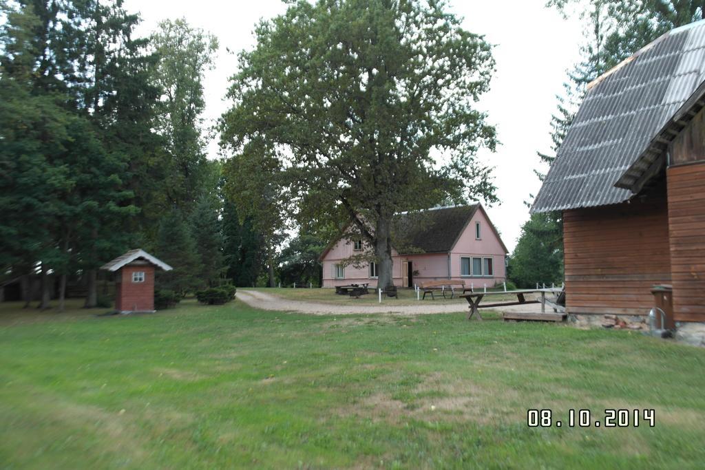 Rucava Lauku Viesu Maja Bajari旅馆 外观 照片