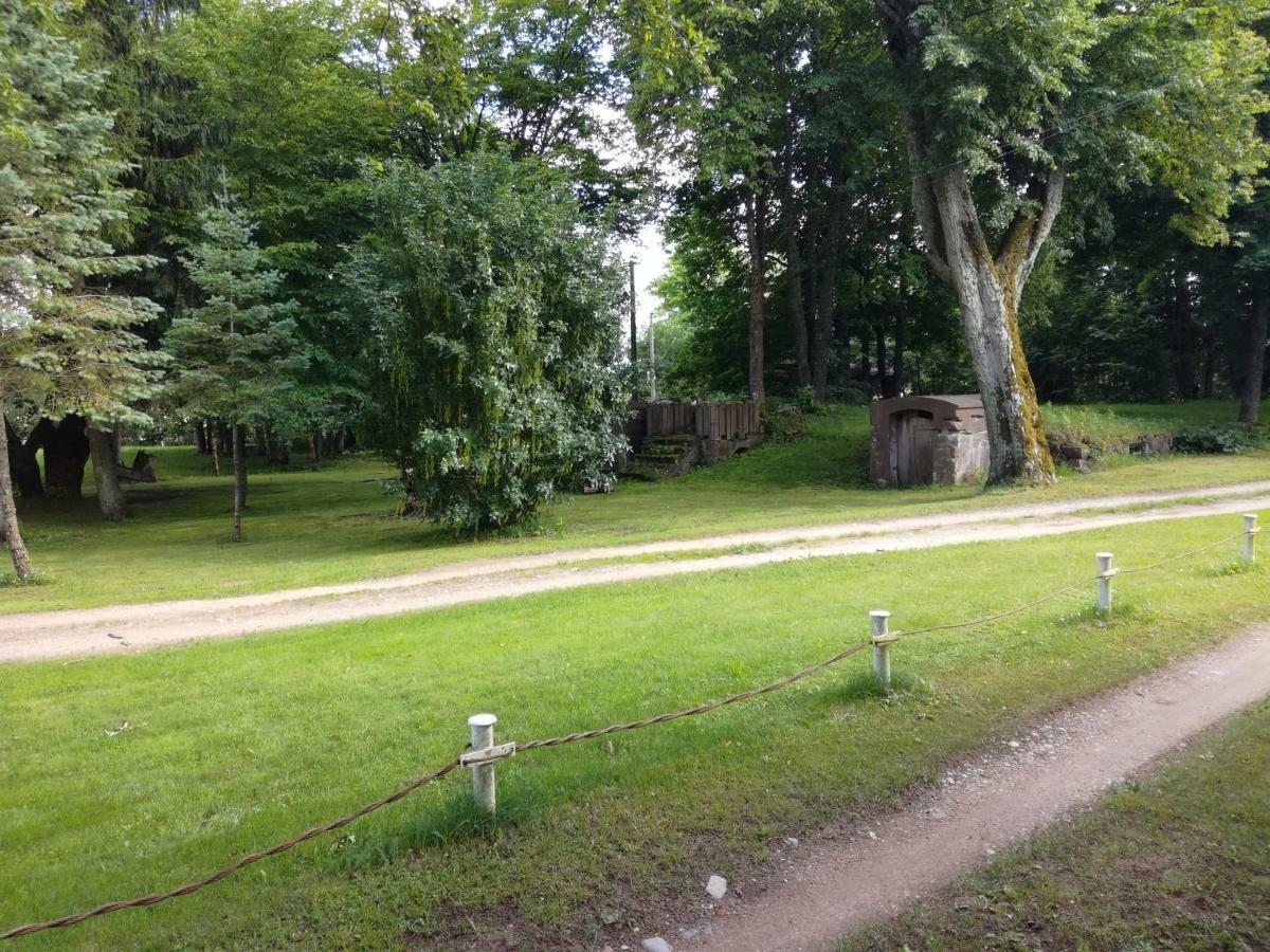 Rucava Lauku Viesu Maja Bajari旅馆 外观 照片